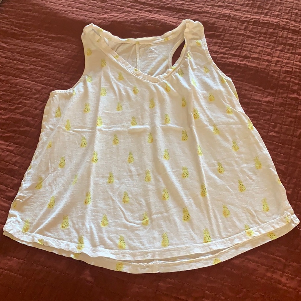 Fun pineapple print tank top